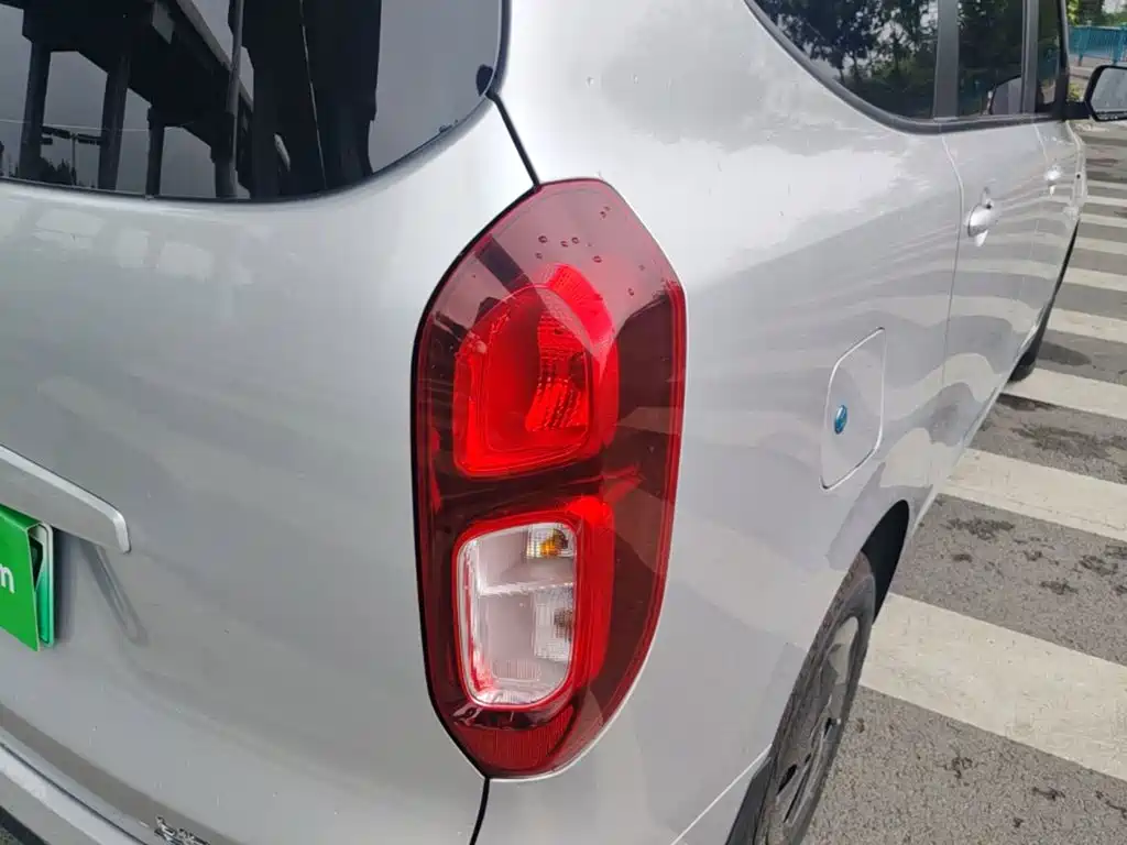 Wuling Motors Wuling Hongguang New Energy 2025 2025 Extended-Range Hybrid 50KM Comfort Version