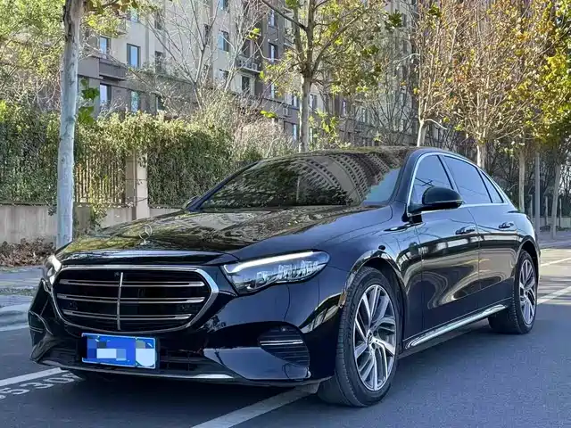 MERCEDES-BENZ E CLASS