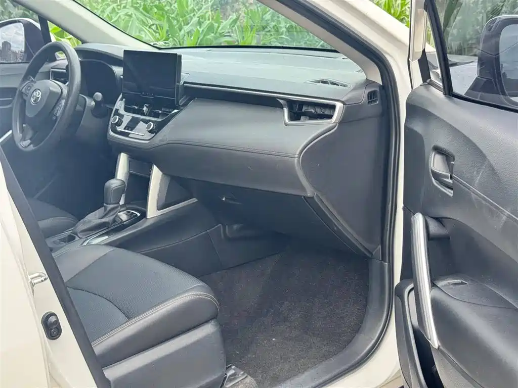 Toyota Corolla Cross 2023 2.0L Elite Edition фото 9