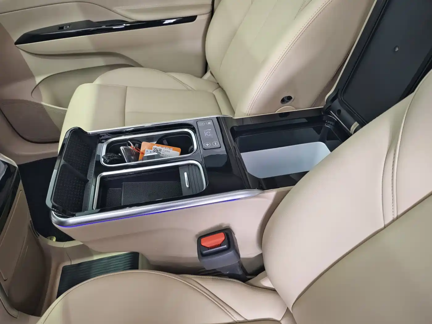 Buick GL8 2025 Land Business Class First Edition фото 11