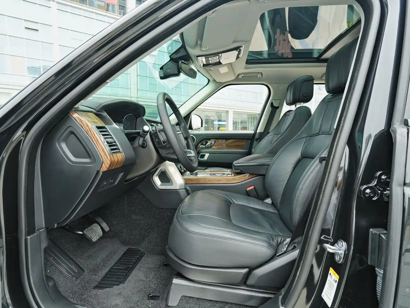 Land Rover Range Rover 2019 3.0 SC V6 Golden Age Edition фото 7