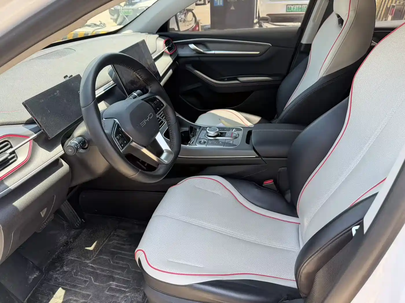 BYD Destroyer 05 2023 Champion Edition DM-i 55KM Luxury фото 4
