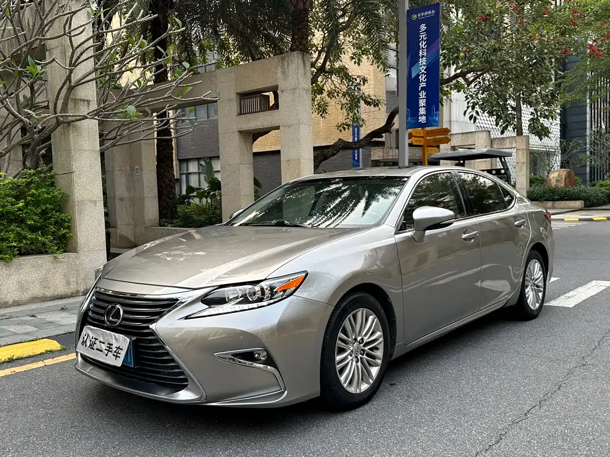 Lexus ES 2015 200 Elite Edition