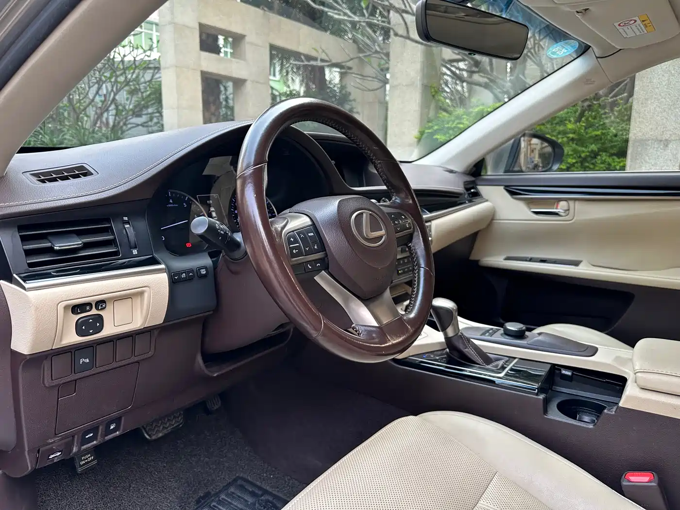 Lexus ES 2015 200 Elite Edition фото 16
