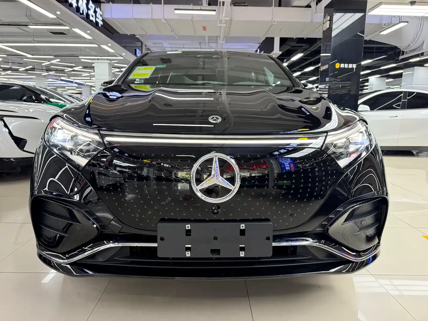 Mercedes-Benz EQS SUV 2025 Model 500 4MATIC