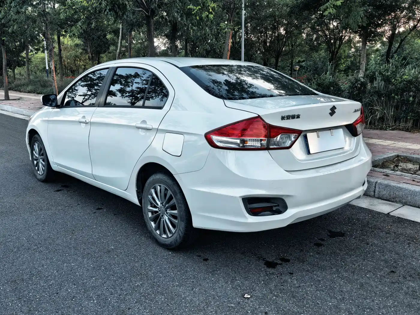 Suzuki Alivio 2017 2015 1.6L Manual Comfort