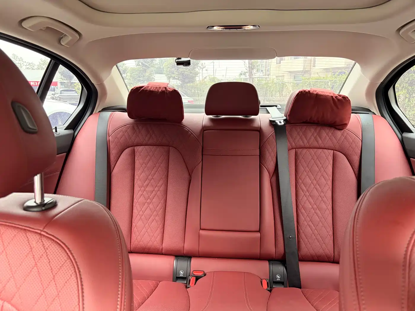 BMW 3 Series 2024 325i M Sport Shadowline Package фото 5