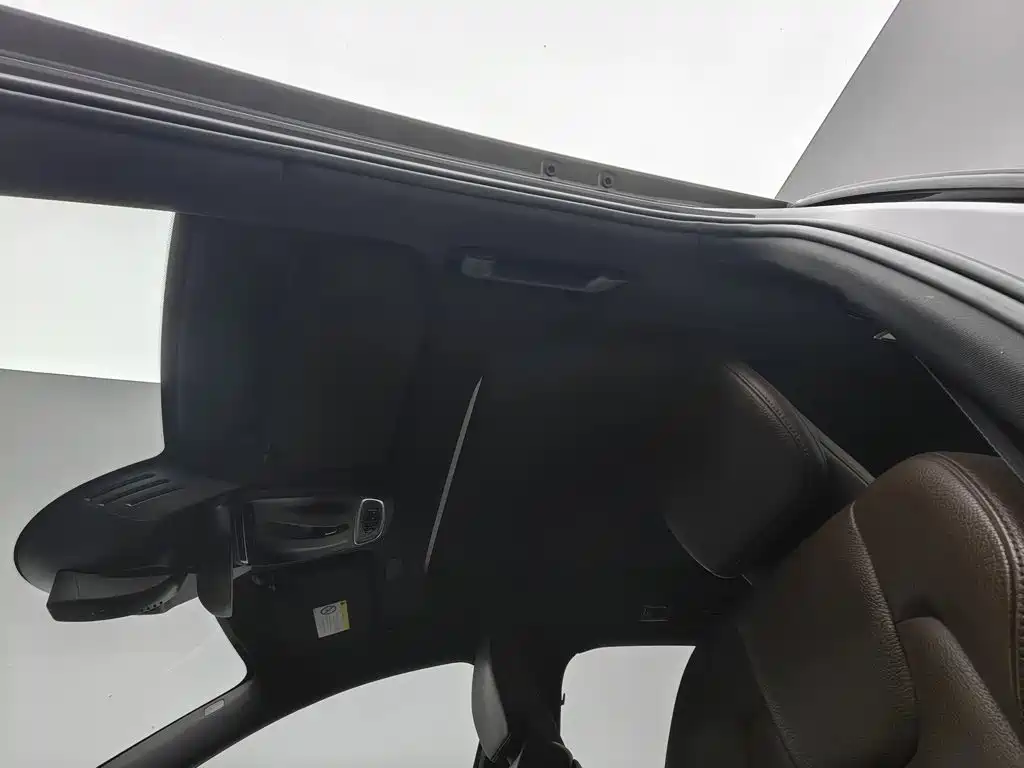Фото 14 - Volvo S90