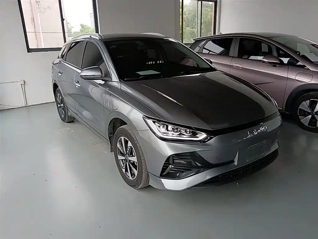 BYD E2