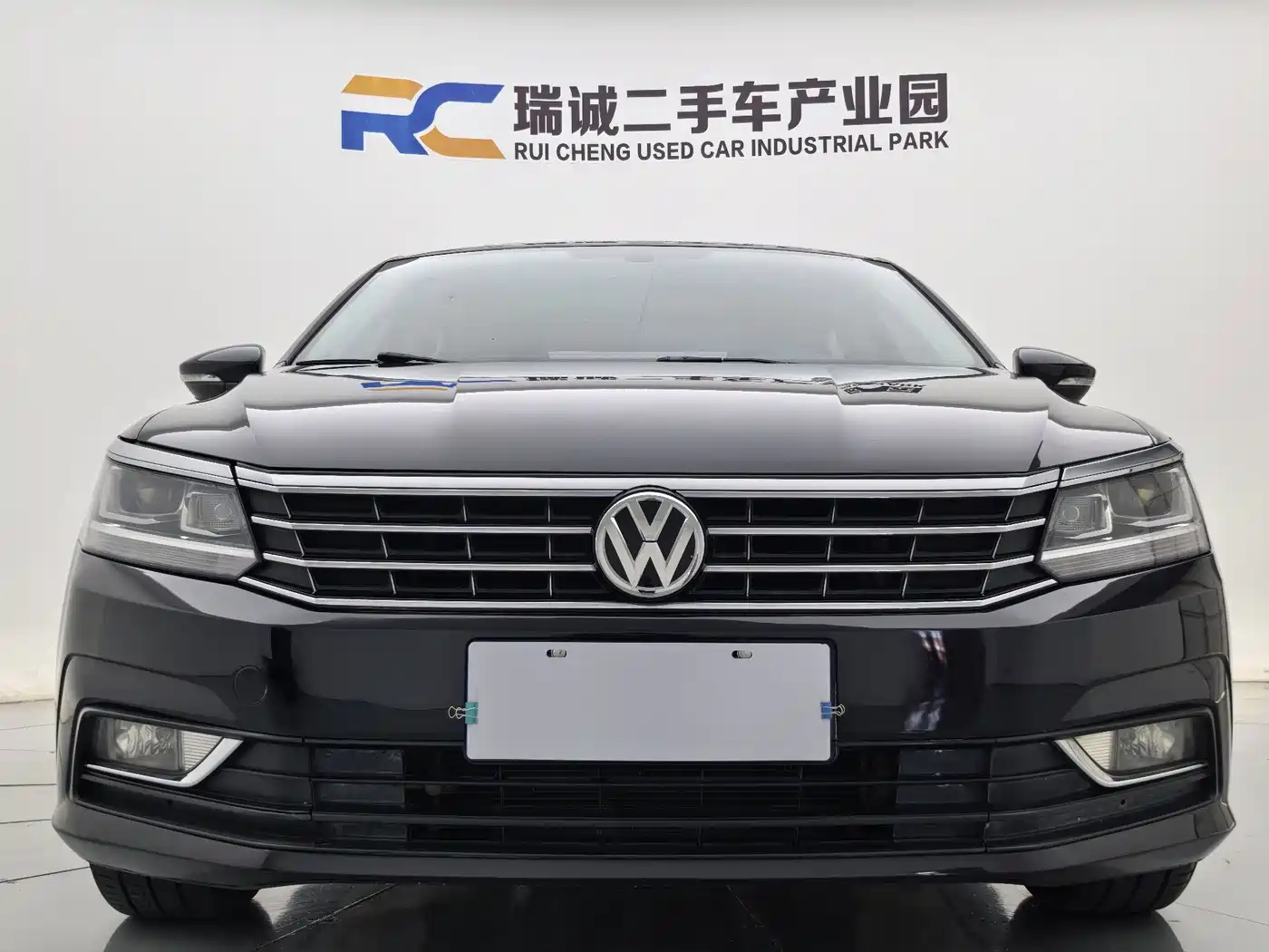 Фото 2 - Volkswagen Passat