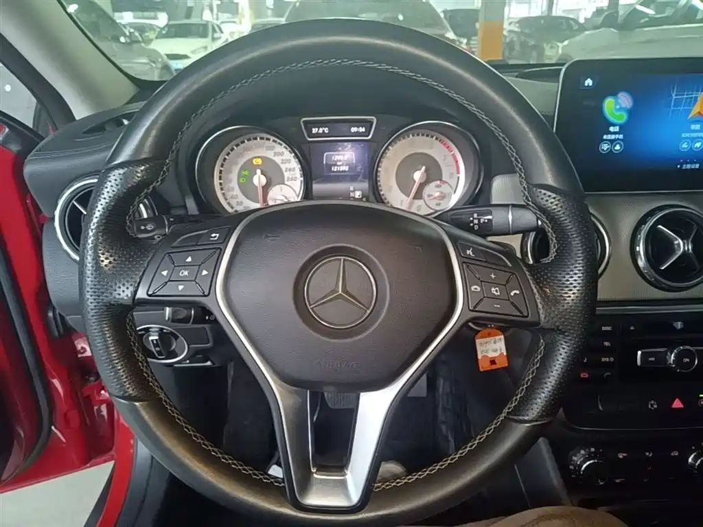Mercedes-Benz GLA 2015 GLA 200 Dynamic фото 11