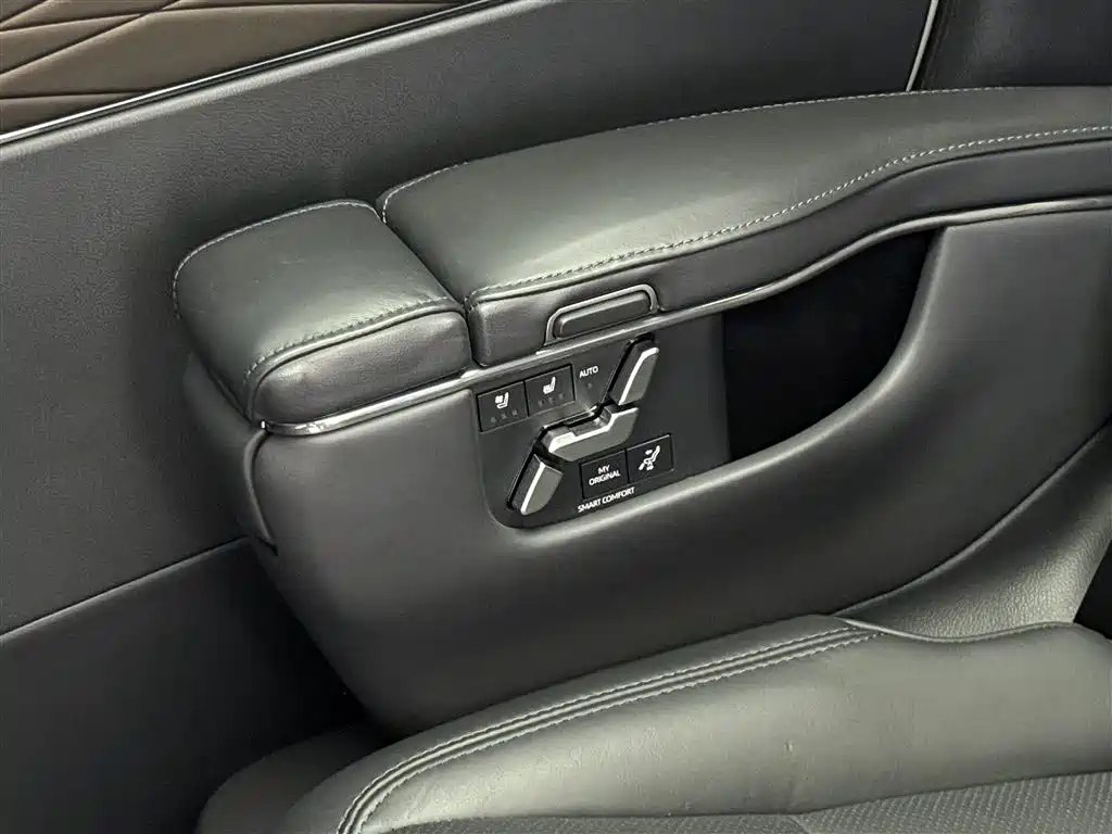 Toyota Alphard 2024 Hybrid 2.5L Ultimate Enjoyment Edition фото 14