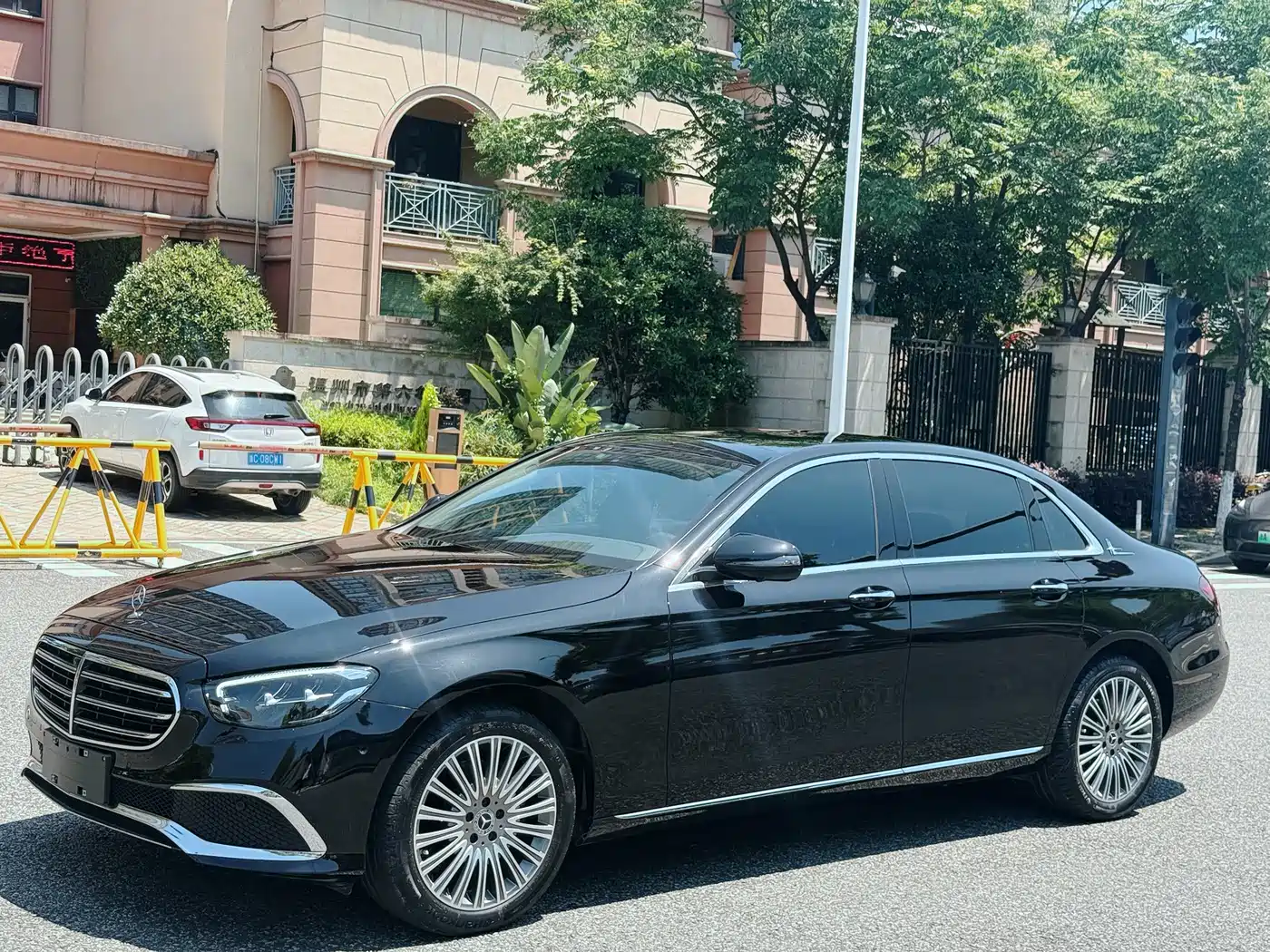 Mercedes-Benz E-Class 2023 Facelift E 300 L Fashion фото 3