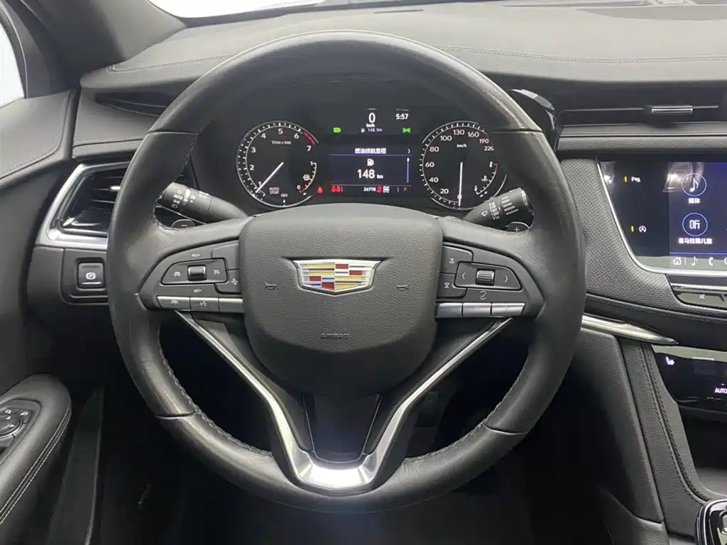 CADILLAC XT6
