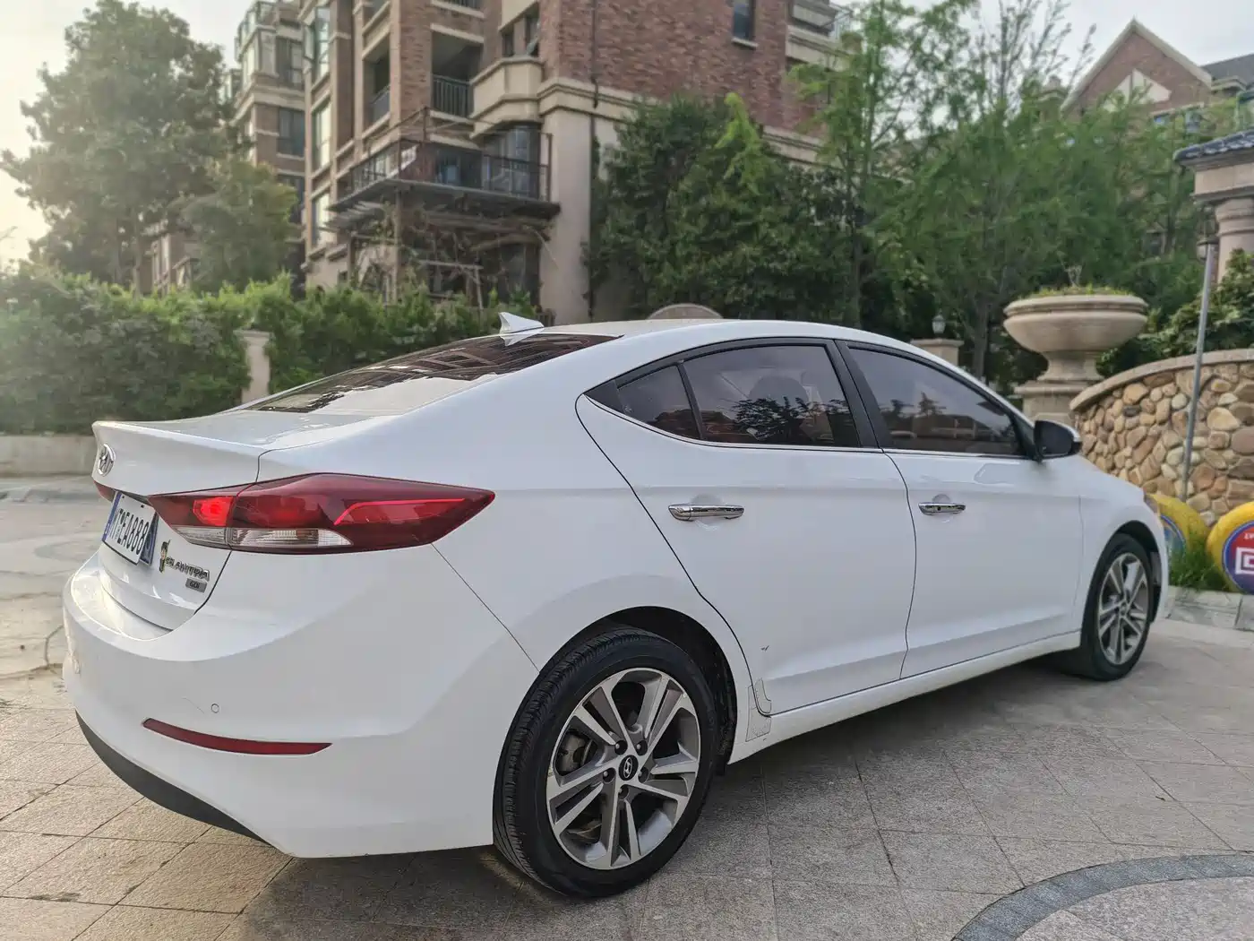 Hyundai Elantra 2016 Model 1.6L Automatic Smart Elite фото 9