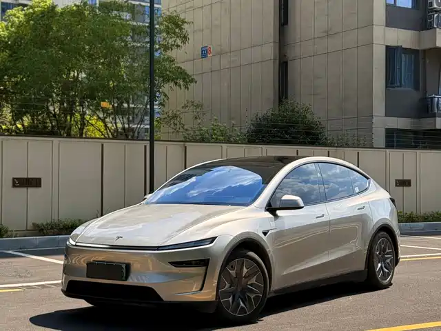  Tesla Model Y L 2025 Facelift Long Range AWD