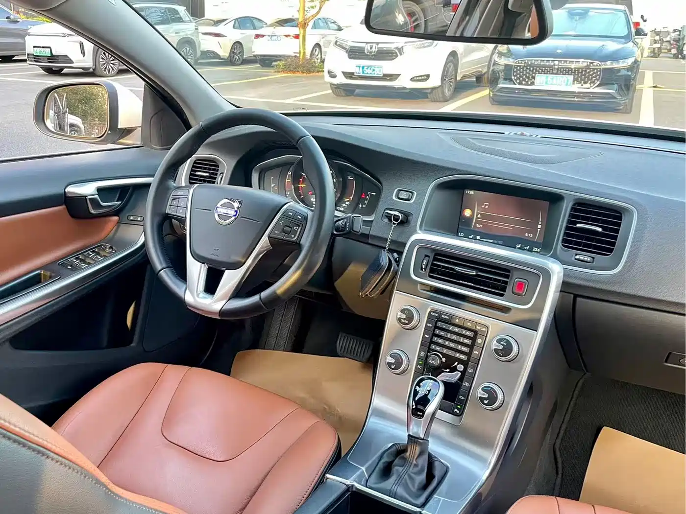 Фото 15 - Volvo S60