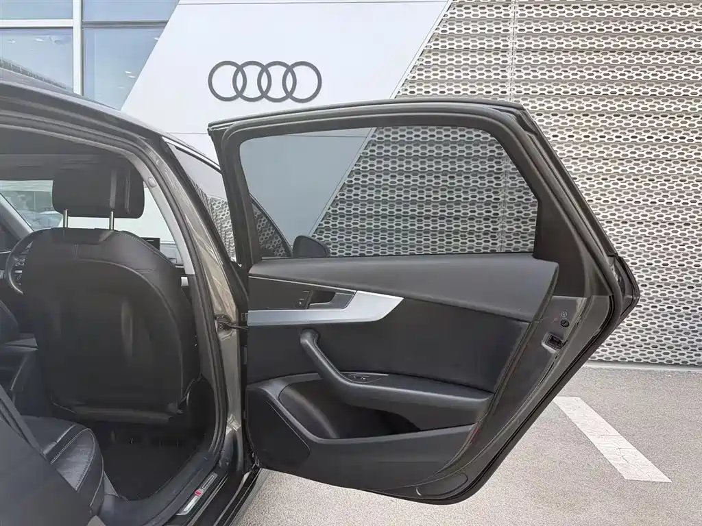 Audi A4L 2020 40 TFSI Fashion Dynamic Edition фото 6
