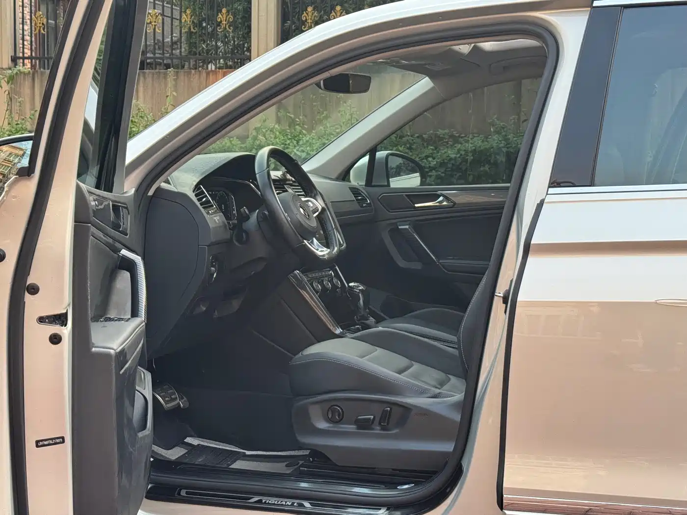Volkswagen Tiguan L 2021 380TSI Automatic 4WD R-Line Premium 7-seater фото 17