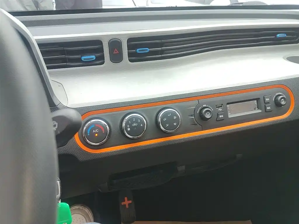 WULING AUTOMOBILE HONGGUANG MINIEV