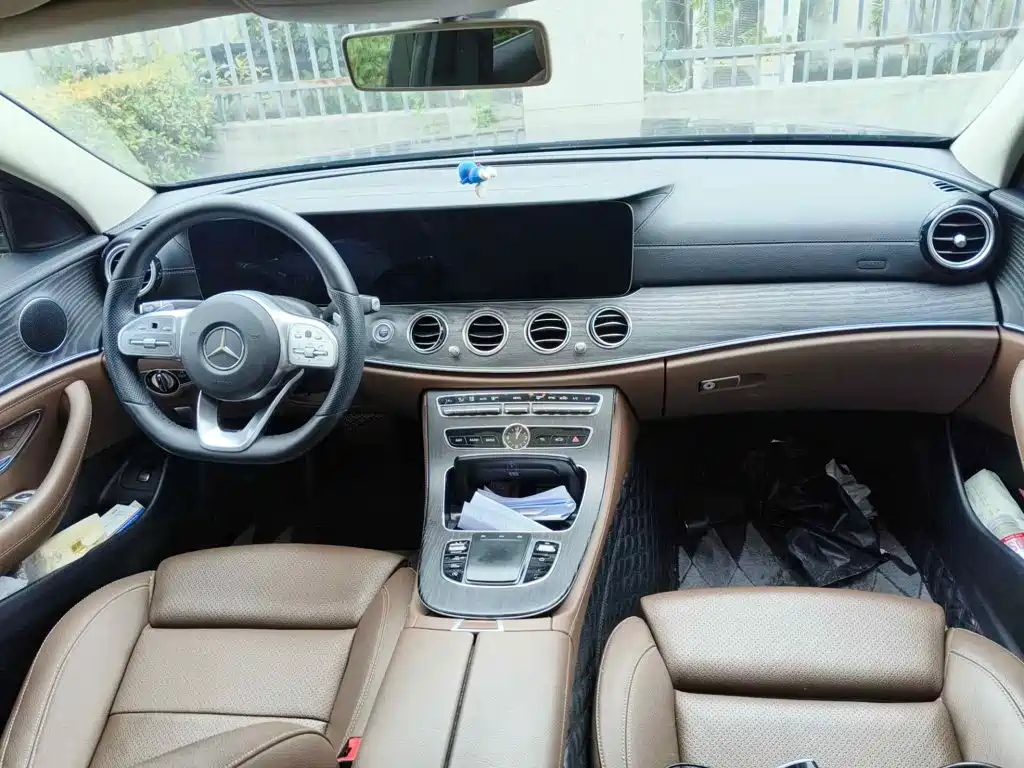 Mercedes-Benz E-Class, миниатюра 12