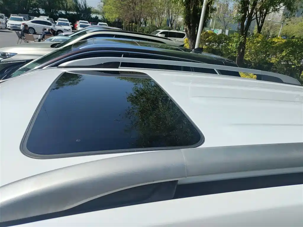 Hyundai Beijing Hyundai ix35 2018 2.0L Automatic 2WD Zhiyong·Enjoyment Edition фото 16