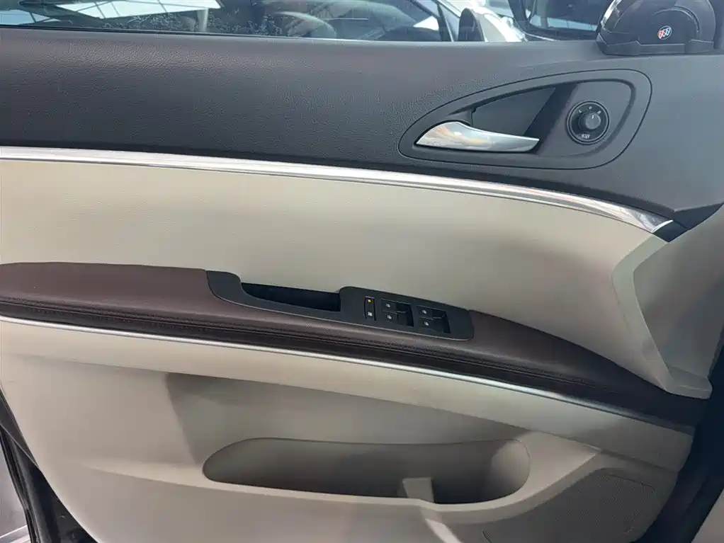 Buick GL8 2021 Land Business Class 652T Premium фото 16