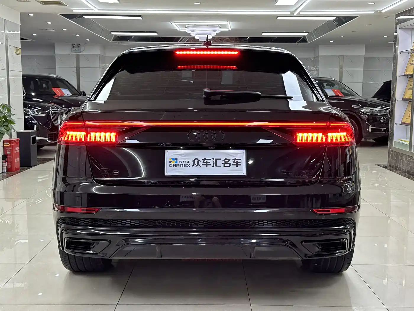 Audi Q8 2022 55 TFSI Luxury Dynamic фото 5