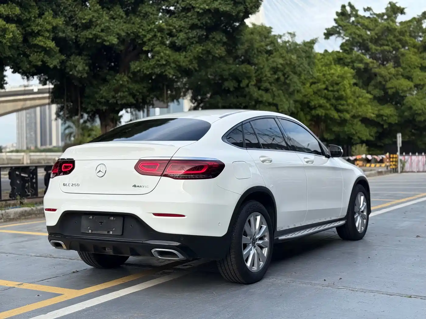 Mercedes-Benz GLC Coupe 2021 GLC 260 4MATIC Coupe SUV фото 5