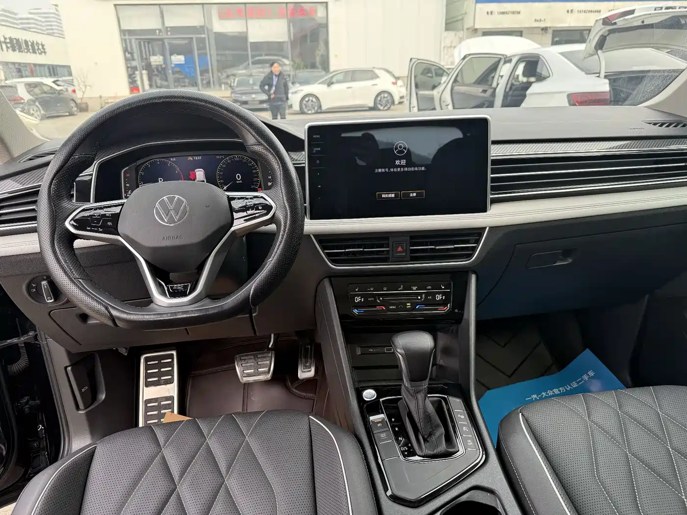 Volkswagen Tiguan L 2023 330TSI Auto 2WD R-Line Premium Edition фото 7