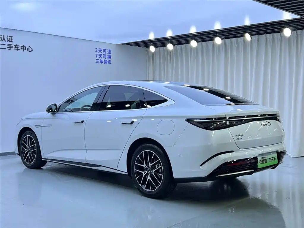 BYD Seal 2023 DM-i 1.5T 121km Flagship фото 4