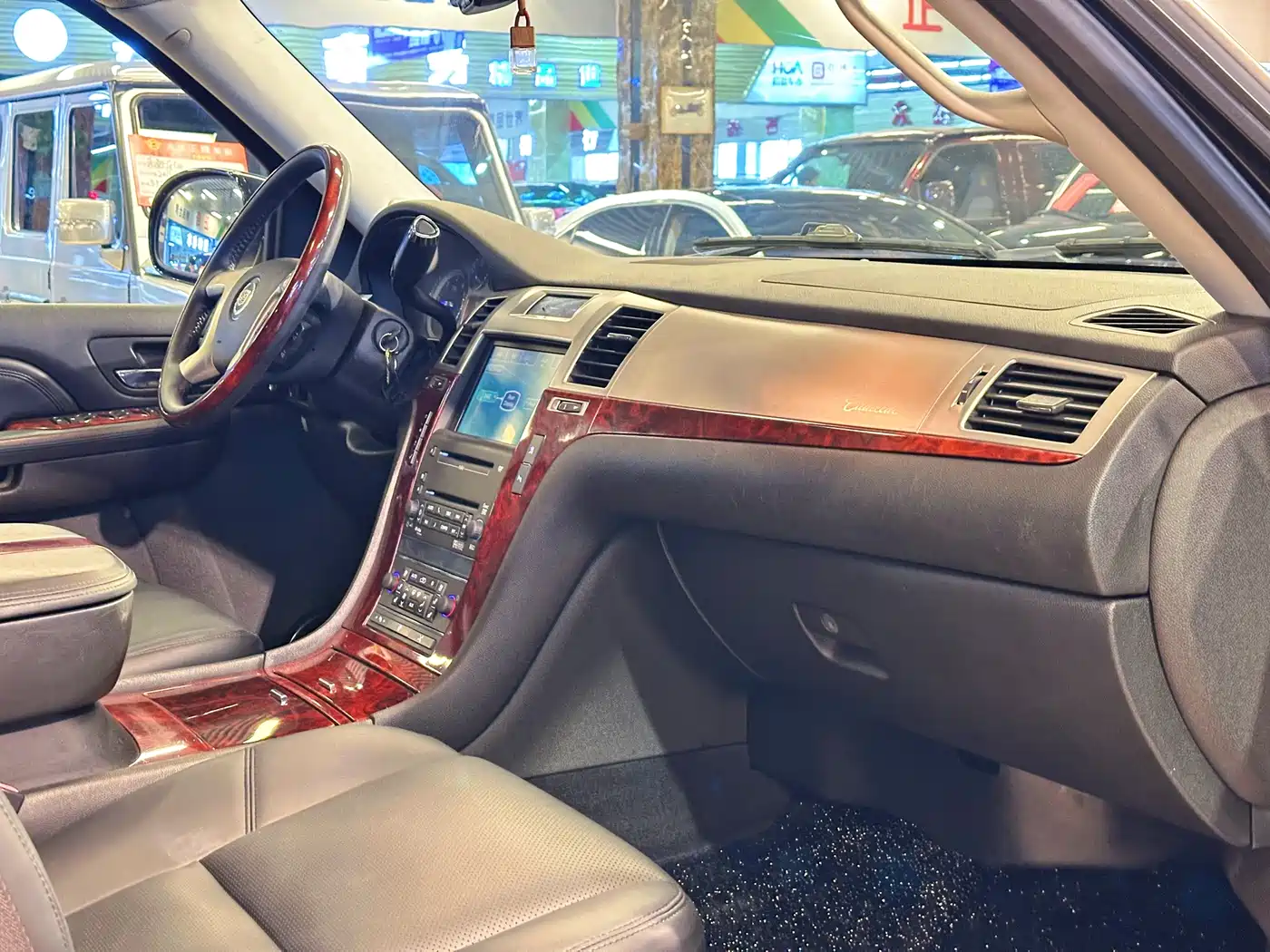 Cadillac Escalade 2008 6.2 AWD фото 15