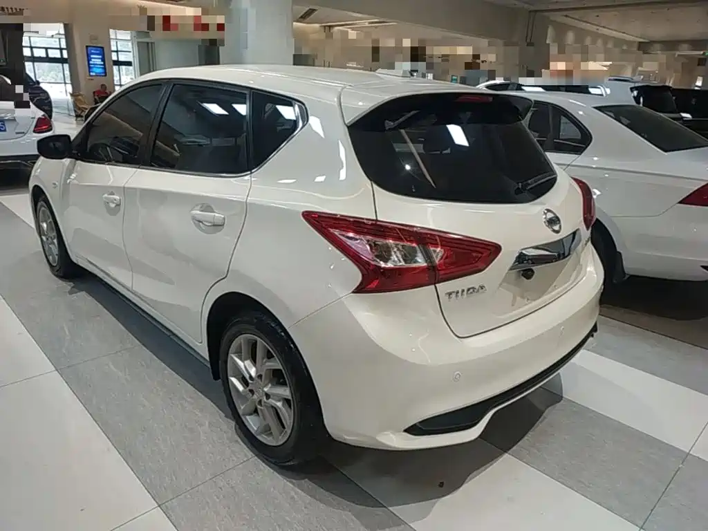 Nissan Tiida 2023 2023 1.6L CVT Cool Motion Edition