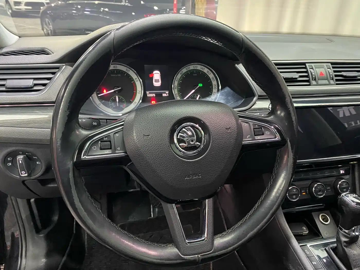 Škoda Superb 2018 TSI330 DSG Luxury Edition China V фото 11