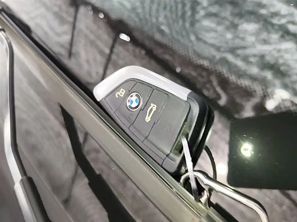 BMW X1 2018 sDrive18Li Premium Model фото 9