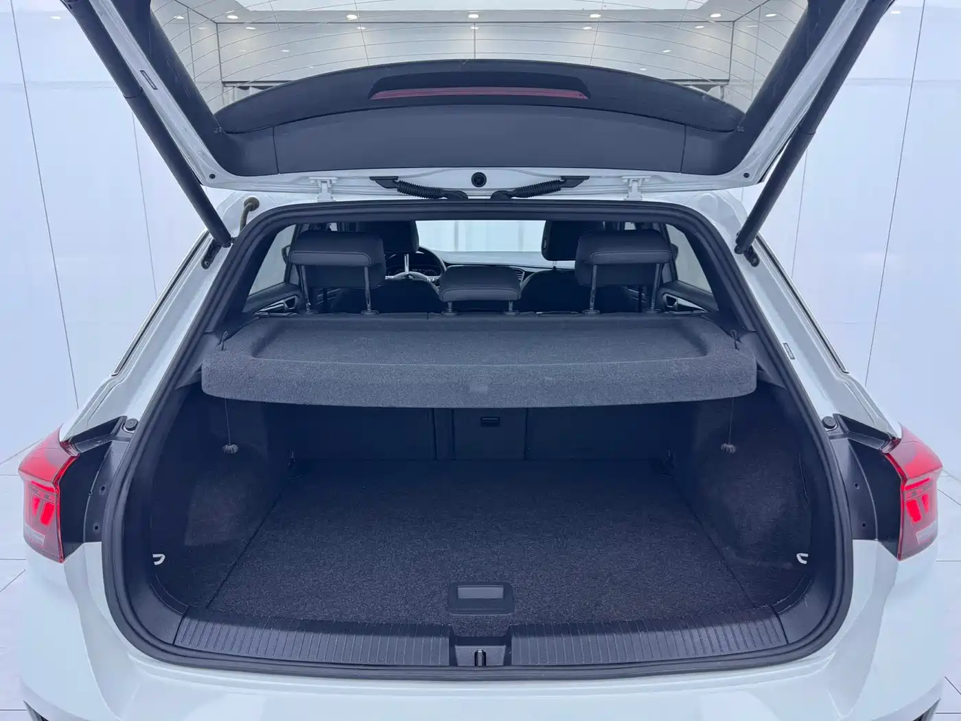 Volkswagen T-ROC 2021 280TSI DSG 4WD Luxury Connected фото 15
