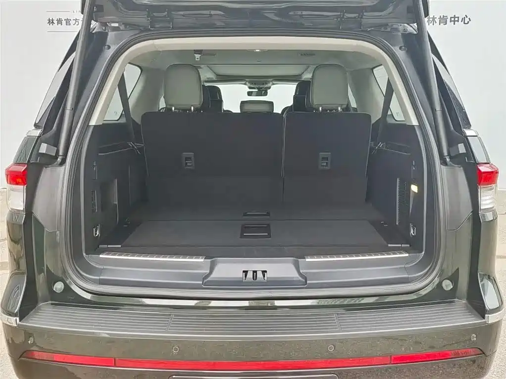Lincoln Navigator 2026 2024 3.5T Presidential Edition