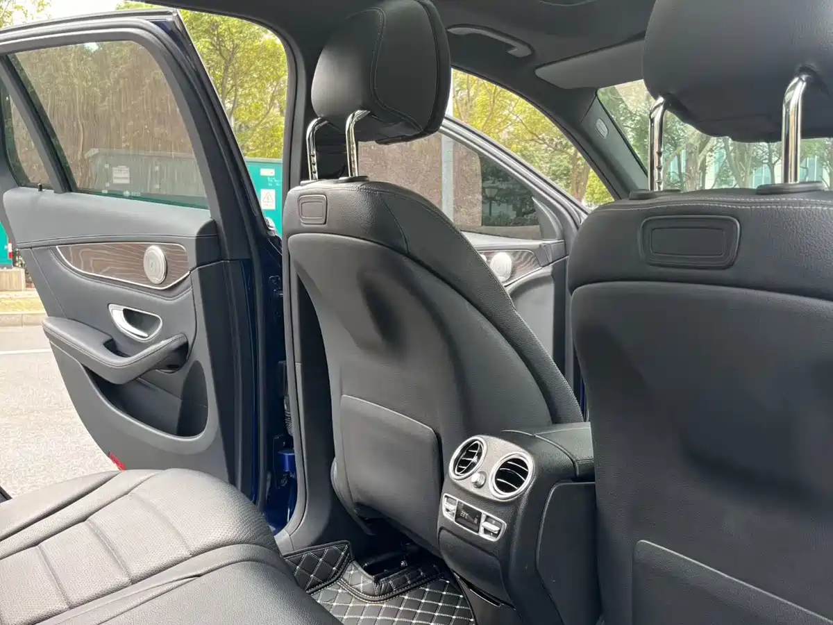 Mercedes-Benz GLC 2017 GLC 300 4MATIC Dynamic фото 7