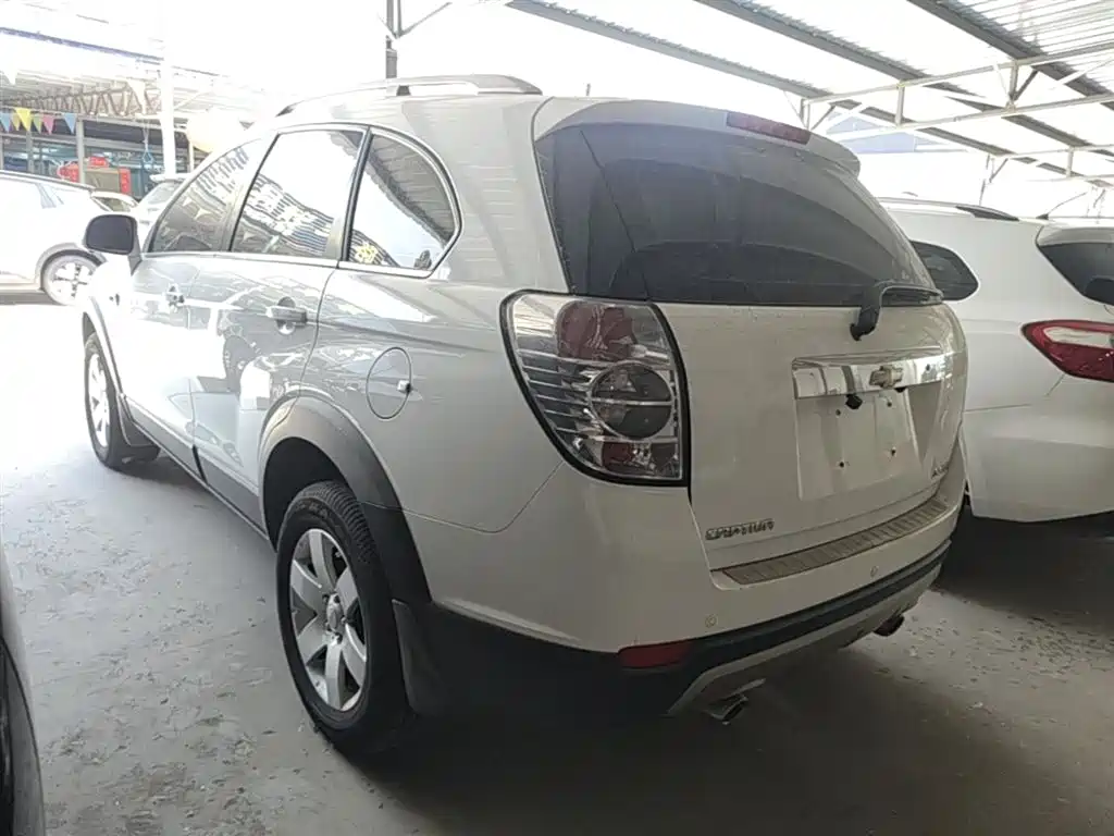 Chevrolet Captiva 2014 2.4L 2WD Urban 7-seater фото 5