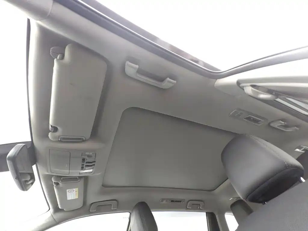 Фото 14 - Toyota Highlander