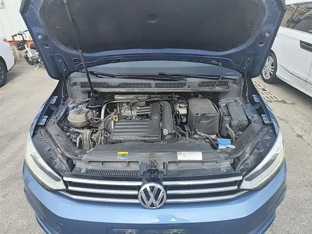 Volkswagen Touran 2018 Touran L 280TSI DSG Luxury 7-seater фото 20