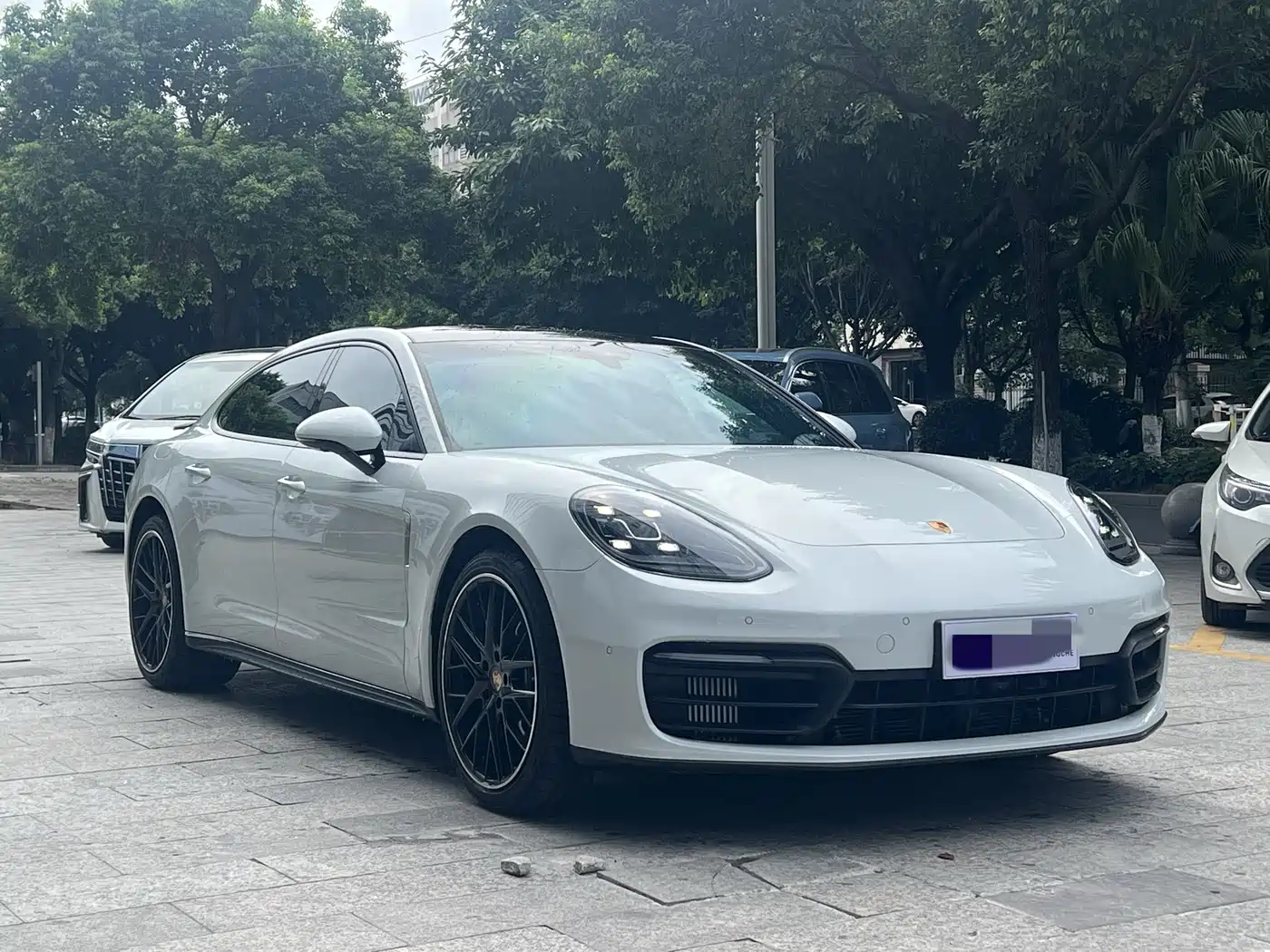 PORSCHE PANAMERA