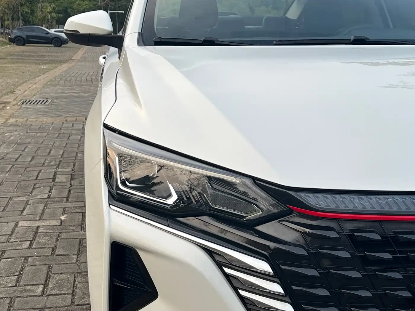 DONGFENG YI HYUN MAX