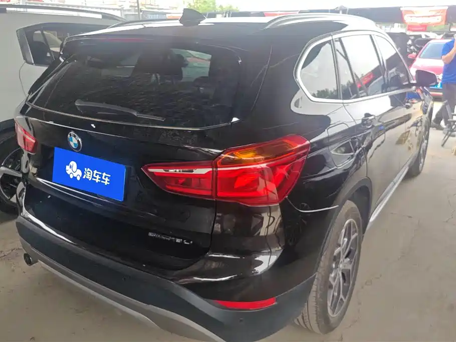 BMW X1 2019 sDrive18Li Premium Model фото 3