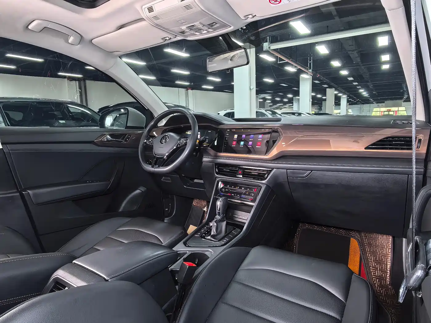 Volkswagen Tharu 2022 280TSI FWD Luxury Edition фото 15