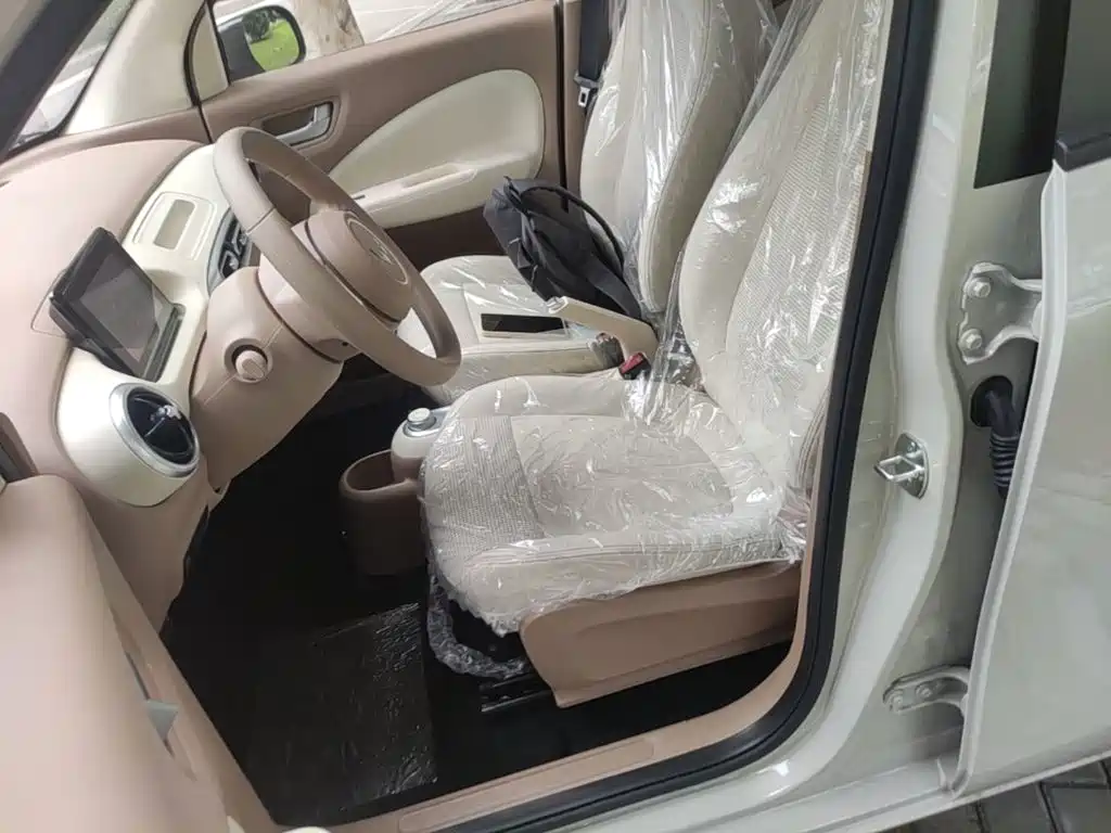 Wuling Motors Hongguang MINIEV 2026 2025 4-Door Advanced