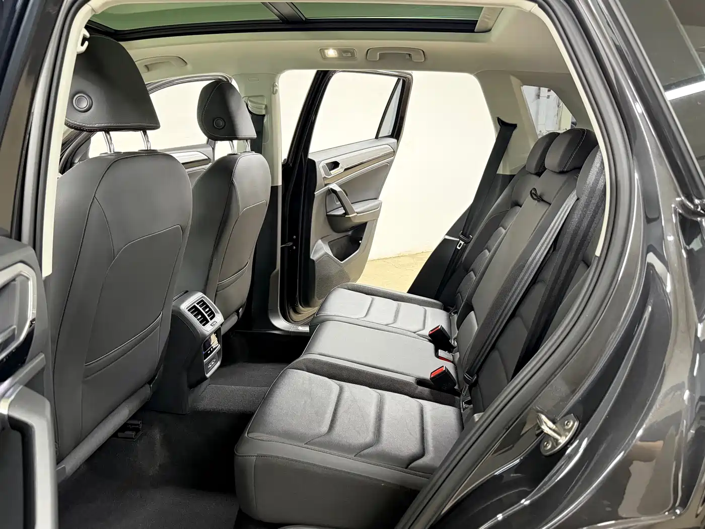 Volkswagen Tayron 2022 280TSI 2WD Luxury Smart Connect Edition фото 10