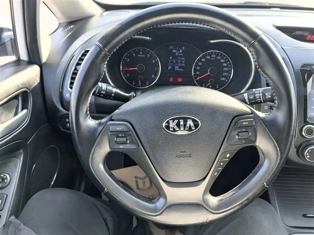 Kia K3 2015 1.6L Automatic GLS фото 17