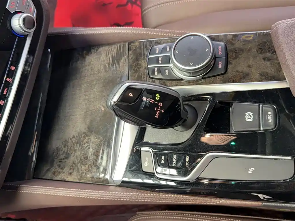 BMW 5 Series 2019 525Li M Sport Package фото 3