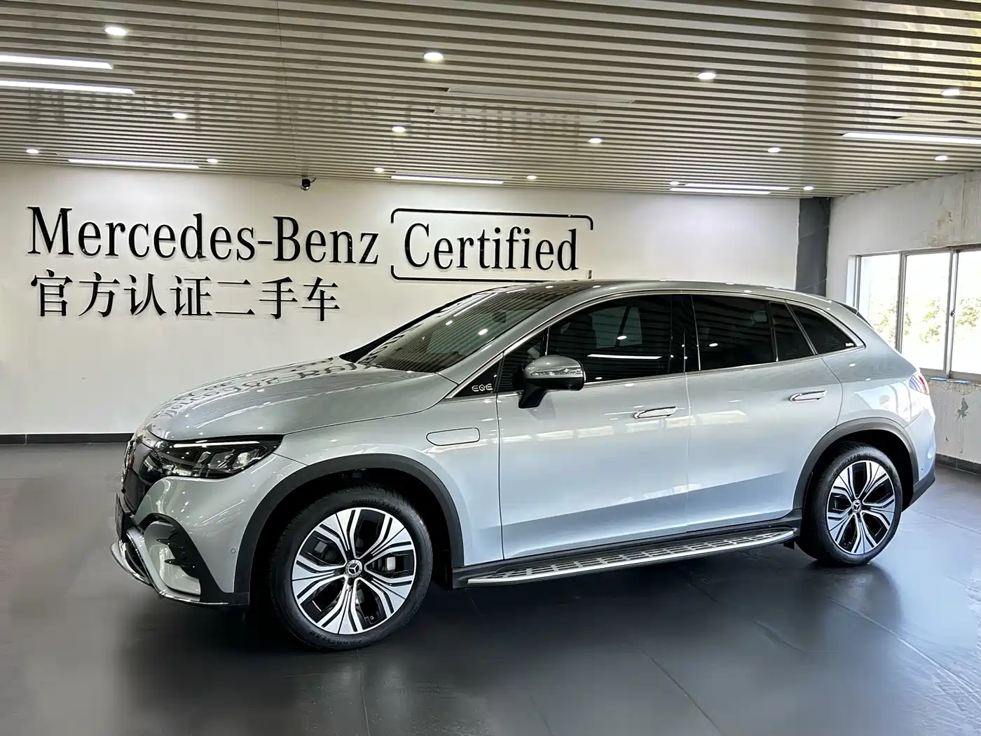 MERCEDES-BENZ EQE SUV